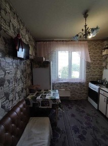 Продаж 3-кімнатної квартири в м. Обухів, центр (зупинка Школа)