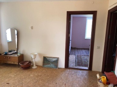 Продаж 2-рівневої квартири з власним подвірʼям