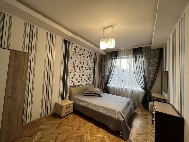 Продам власну 3-кімнатну квартиру в центрі міста!