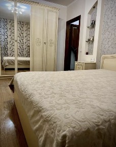 Продається 2-кімнатна квартира в районі парку