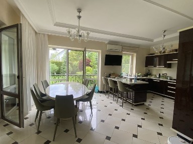 Перша оренда будинку в КМ Іванковичах генератор