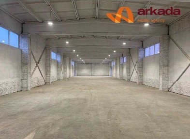 Продаю комплекс складських приміщень 1158м2 на 1га землі в Калуші.