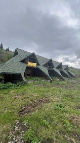 Продаж котеджу у Карпатах із дерев'яного зрубу