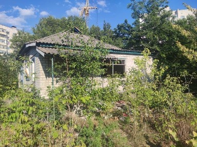 Продам будинок в центрі раківки