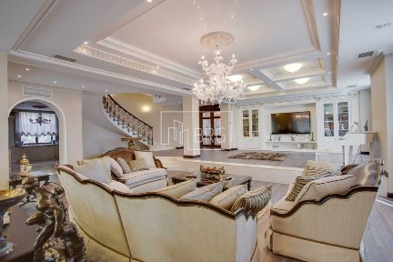 Продажа особняка с бассейном на Печерске без комиссии