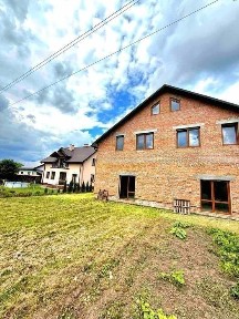 Продається 5-ти кімнатний будинок у місті Городок 30км від Львова