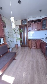 ПРОДАЄТЬСЯ 2 кім. квартира з ремонтом, по вул. Симиренківська, 2/2