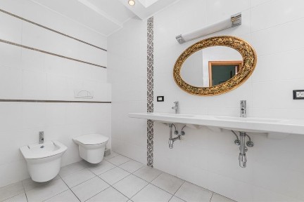 Без комиссии! Дерибасовская 17.3 спальни. Долгосрочно. От хозяина