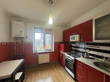 Продаж 3 кімнатної квартири поруч Велесу