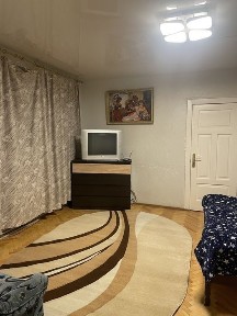 Подобово квартира. Самий центр. 2х кімнатна. Документи. Власне подвіря