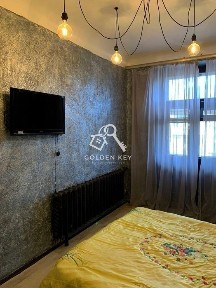 Простора 4-кімнатна “Сталінка” в самому серці Сухої Балки!