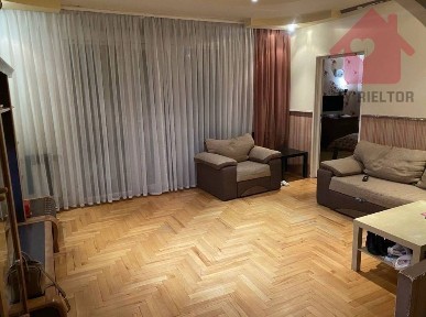 Продаж чотирикімнатної квартири по вул. Минайська