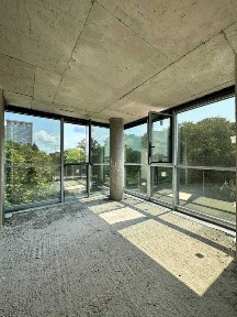 Продається трикімнатна квартира з панорамним видом