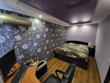 3-х кімнатна з меблями (Криворіжсталі) Червона. Сертифікат