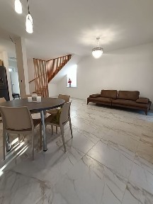 Оренда сучасного будинку