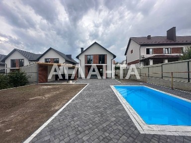 Будинок, 5хв від Майдану, 6 соток, басейн, альтанка та гараж