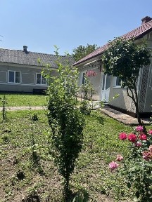 Продається господарство з двох будиночків в Садгорі ст. ціна57000дол.