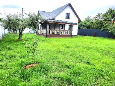 Новий сучасний будинок в мальовничих Ровжах