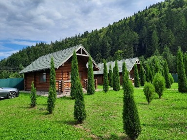 Продаж дачі неподалік озера Синевир