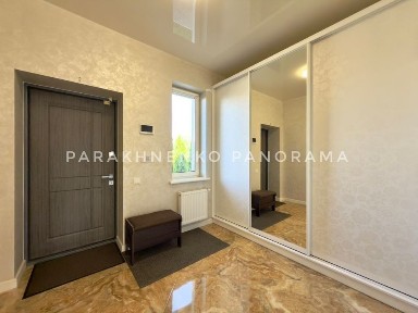 Новий Таун з ремонтом, меблями та технікою на Козацькому проспекті!