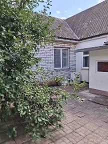 Продам цегляний кап. будинок в центрі Солоницівка можна по сертифікату