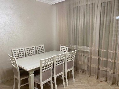 Продається трикімнатної квартири