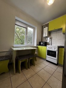 Продаж 2-кімнатної квартири на вул. Перемоги 23