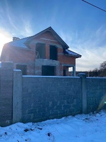 Продаж двоповерхового будинку