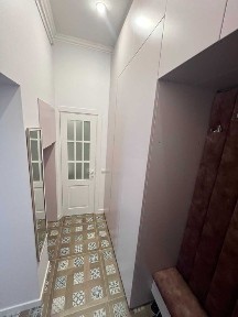 Продається 2-кімнатна квартира у центрі міста