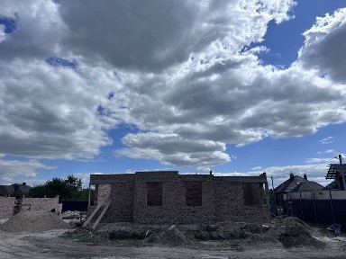 Продаж 1 поверхового дуплекса з ділянкою на 2.5 сотки, 74 кв. м, 5 кімнат, на Набережна восьма