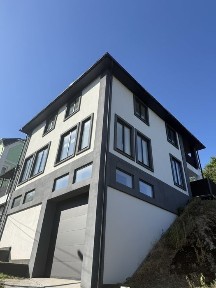 Будинок Мрії в Центрі Черкас з видом на Дніпро та Пагорб Слави