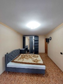 Продам 2х кімнатну Саксаганськи р. Поверх 2/5 Кімнати окремі