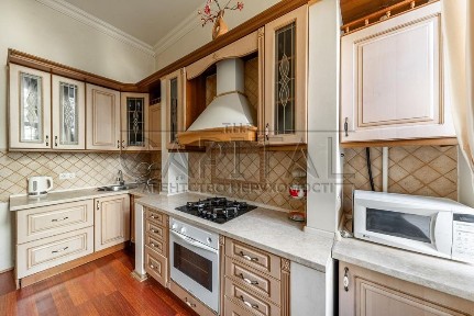 Оренда 2-кім. квартири 68 м2/ Центр/ м Золоті Ворота/ Театральна ТОРГ