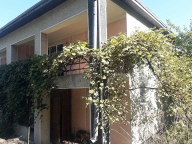 Продам будинокЗдам у горі м. Вижниця АБО ЗДАМ БУДИНОК В ОРЕНДУ