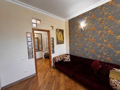 2 комнатная квартира ул Пушкинская /Жуковского сталинка