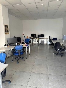 Мебльований офіс на Миниці