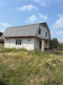Сучасний будинок для життя та інтер'єру вашої мрії