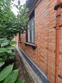 Вороніна, добротний, окремий будинок з літньою кухнею, в гарному район