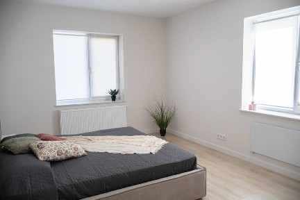 Продається 2-кімнатна в новобудові з ремонтом і технікою, 75 м² ЗДАНА