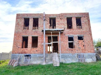 Продається будинок із земельною ділянкою 10 соток на Роші