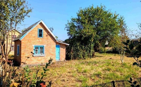 Дача, 8 соток (право власності) з 2 цегл. буд. (р. Західний Буг)