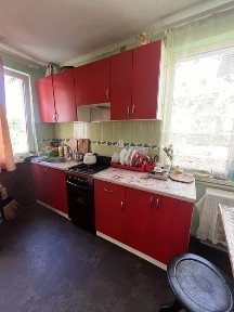 Частина будинку з власним двором