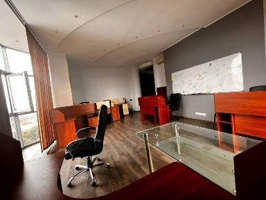 Владелец. Продам квартиру (центр) ул. Чернышевского 130 кв. м