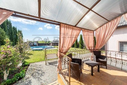 Аренда дома с бассейном, Требухов