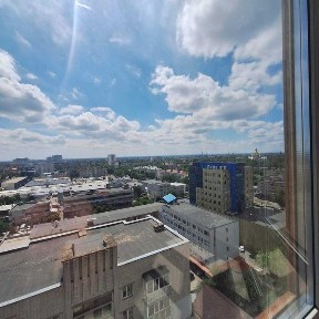 Терміновий продаж 1- ї квартири в центрі міста по переуступці.