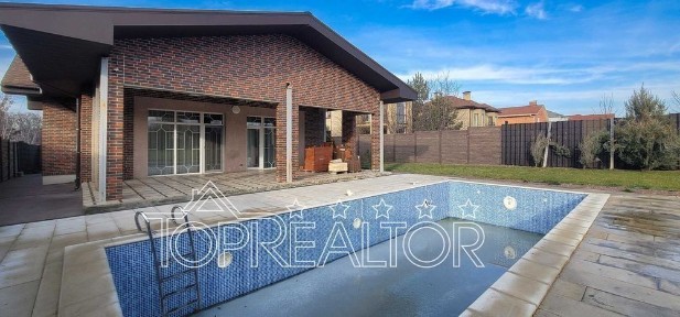 Продається будинок у мальовничому селищі 