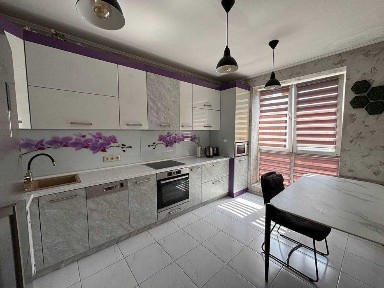 Сучасна 3к квартира з євроремонтом і інд. опл. - поруч Арсен