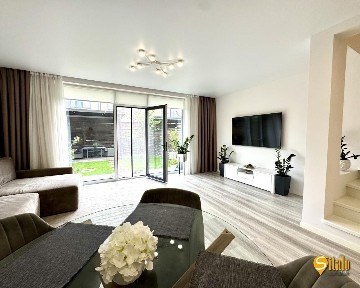 Киев, 182-я Садовая ул.