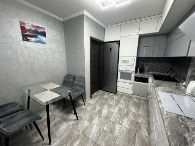 Укомплек. новобудова, гарний район.