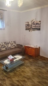 Будинок на високому фундаменті